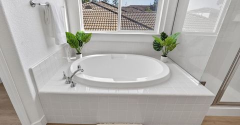9837 Lois Stiltner Ct, Elk Grove, CA 95624 Photo