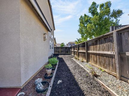 9837 Lois Stiltner Ct, Elk Grove, CA 95624 Photo