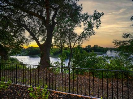 9815 Mira Del Rio Dr, Sacramento, CA 95827 Photo