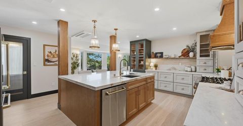 9815 Mira Del Rio Dr, Sacramento, CA 95827 Photo