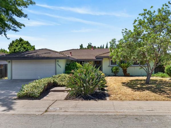 7382 FARM DALE Way, Sacramento, CA 95831