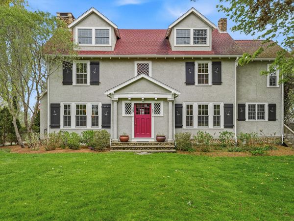 139 Main Street , Vineyard Haven, MA 02568