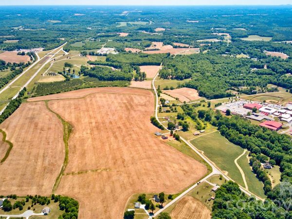 000 Jennings Road , Olin, NC 28660