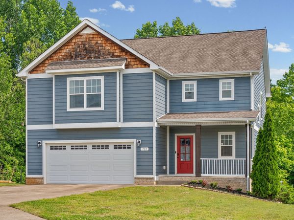 709 Valencia Dr , Clarksville, TN 37043