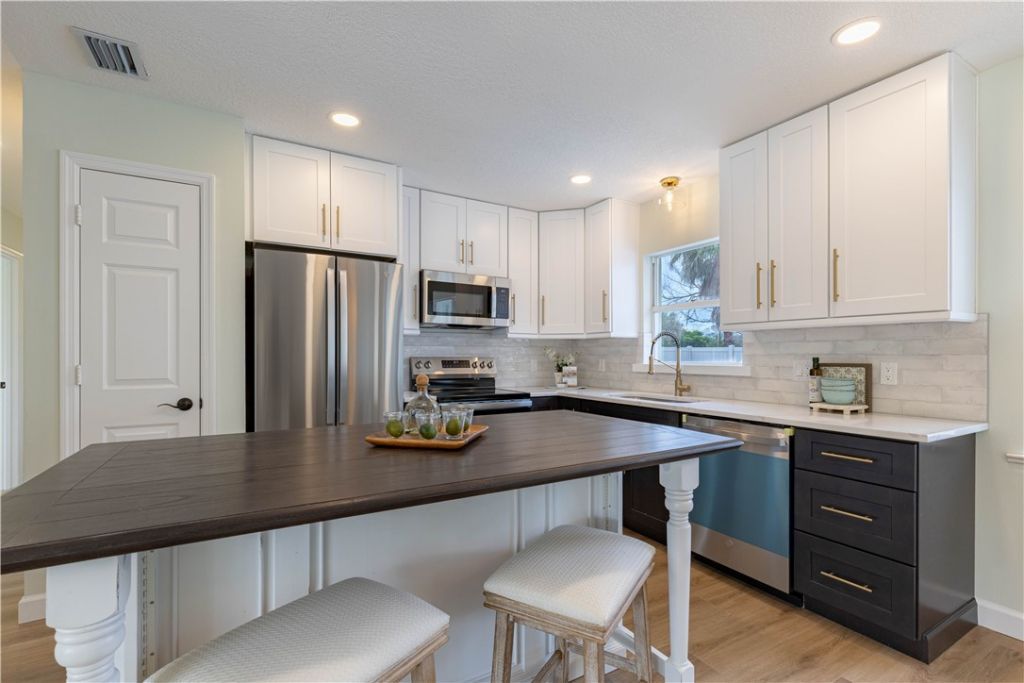 882 Gilbert Street, Sebastian, FL 32958 Photo