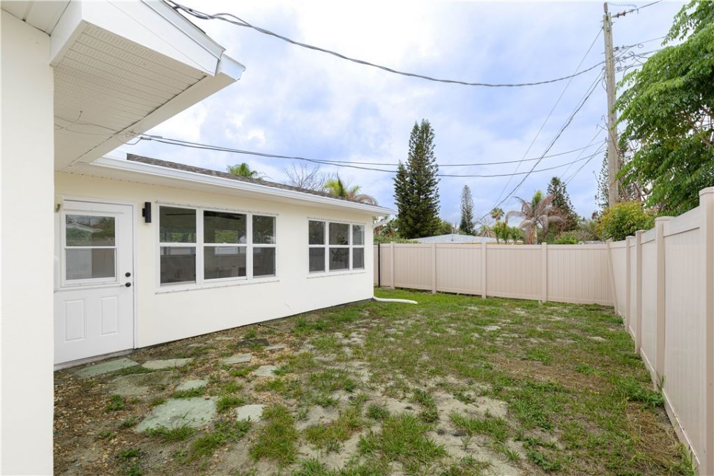 882 Gilbert Street, Sebastian, FL 32958 Photo