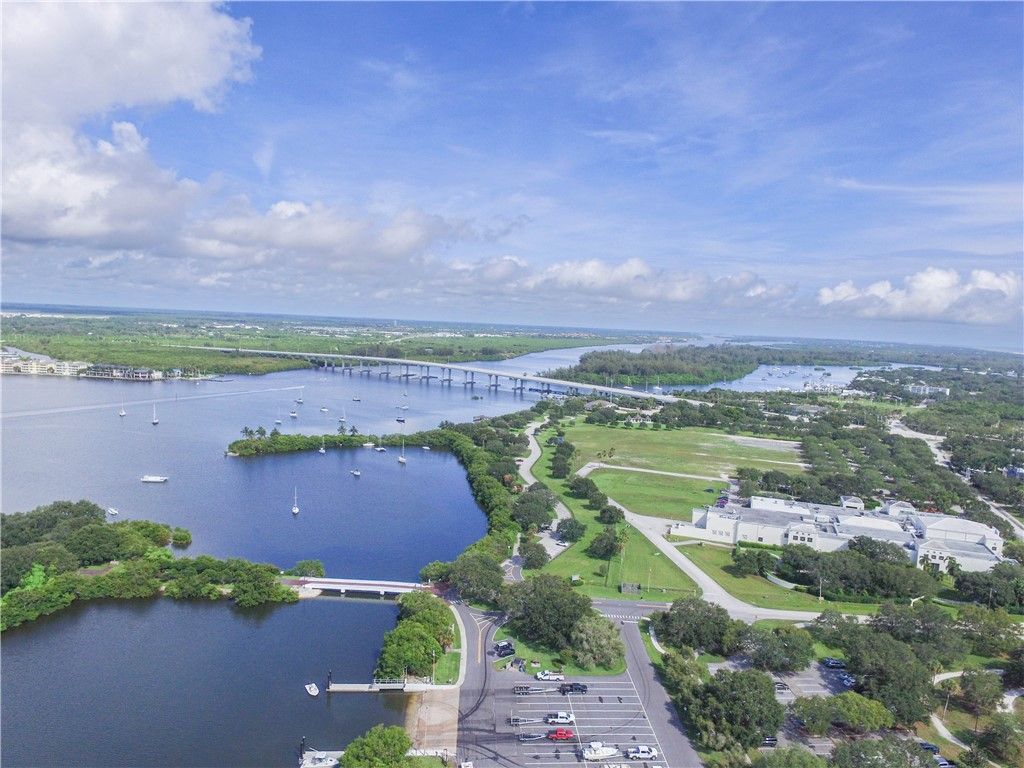 882 Gilbert Street, Sebastian, FL 32958 Photo