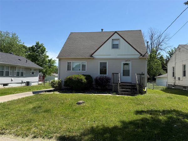3101 Cambridge Street, Des Moines, IA 50313