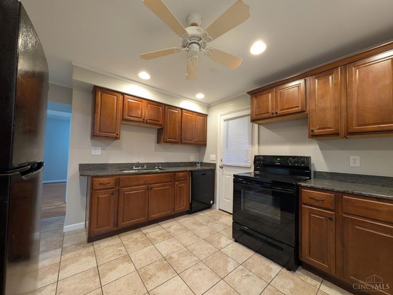 8829 Mockingbird Lane, Springfield Twp., OH 45231 Photo 10