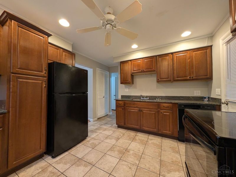 8829 Mockingbird Lane, Springfield Twp., OH 45231 Photo 11