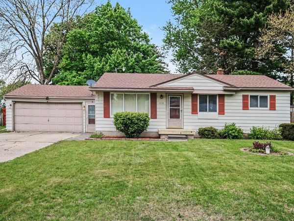 1230 Peachwood Drive, Flint, MI 48507