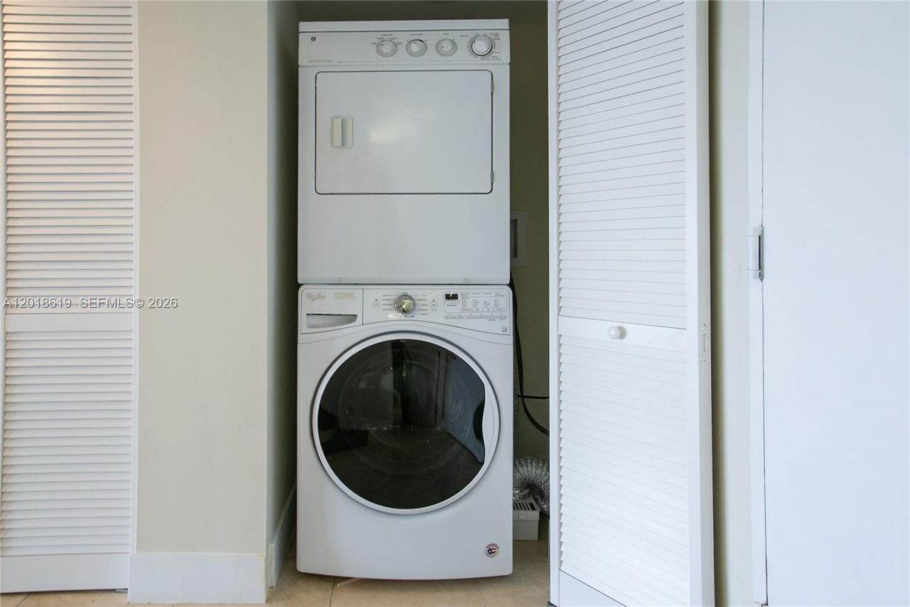 1800 NE 114th St , Unit 1502, Miami, FL 33181 Photo