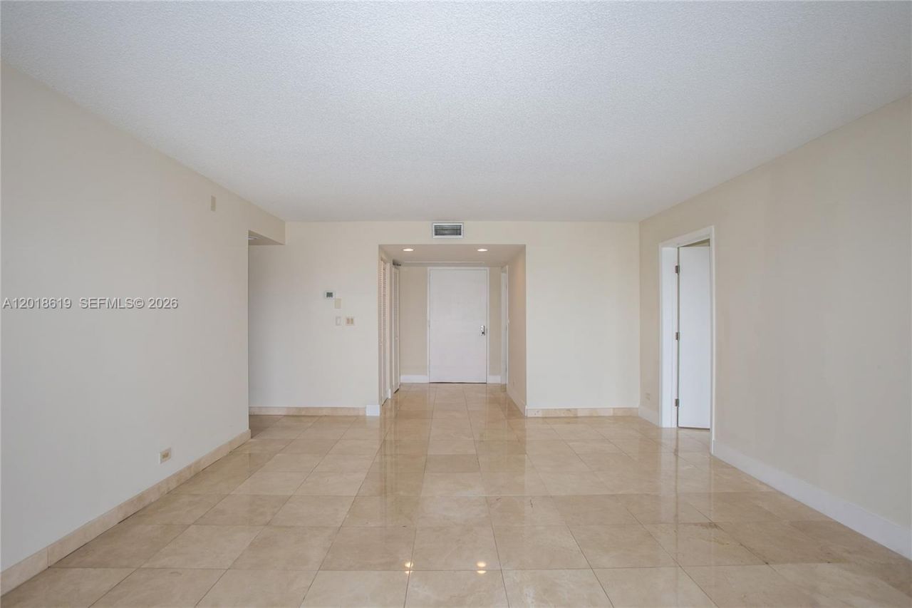 1800 NE 114th St , Unit 1502, Miami, FL 33181 Photo