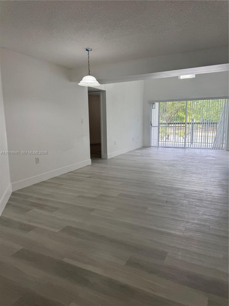 6296 NW 186th St , Unit 205, Hialeah, FL 33015 Photo