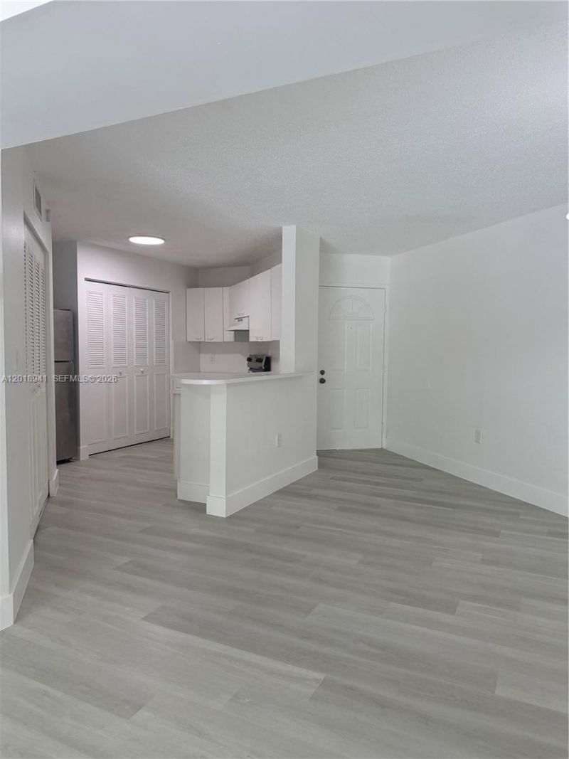 6296 NW 186th St , Unit 205, Hialeah, FL 33015 Photo