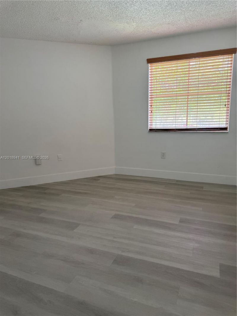 6296 NW 186th St , Unit 205, Hialeah, FL 33015 Photo