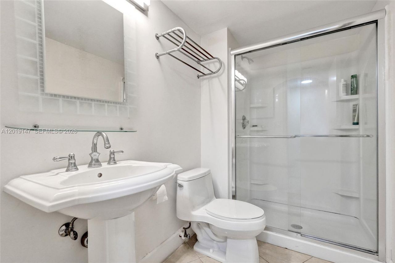 5420 N Ocean Dr , Unit 2201, Singer Island, FL 33404 Photo