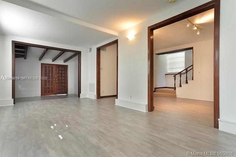 320 W 55th St, Miami Beach, FL 33140 Photo