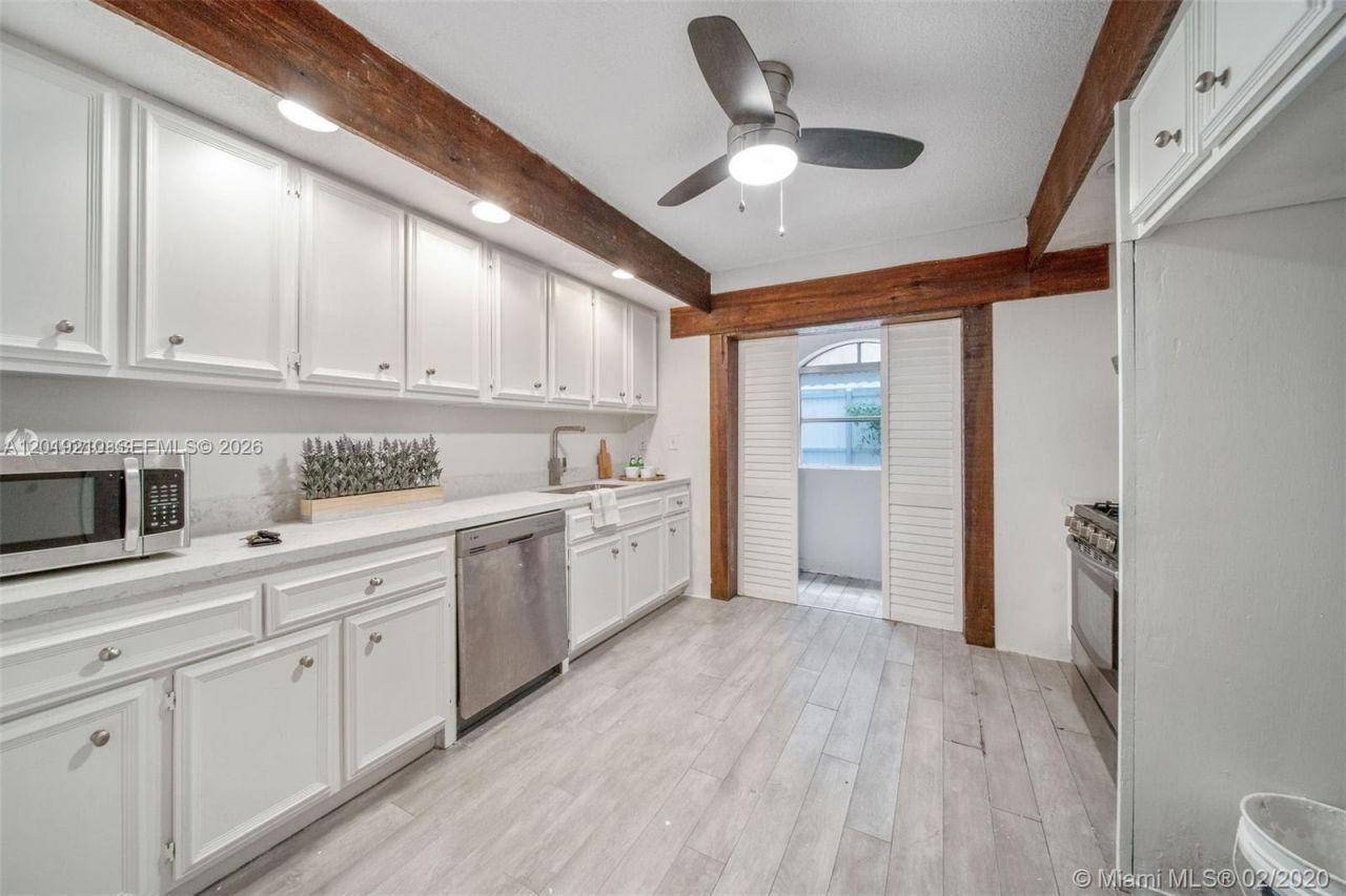 320 W 55th St, Miami Beach, FL 33140 Photo