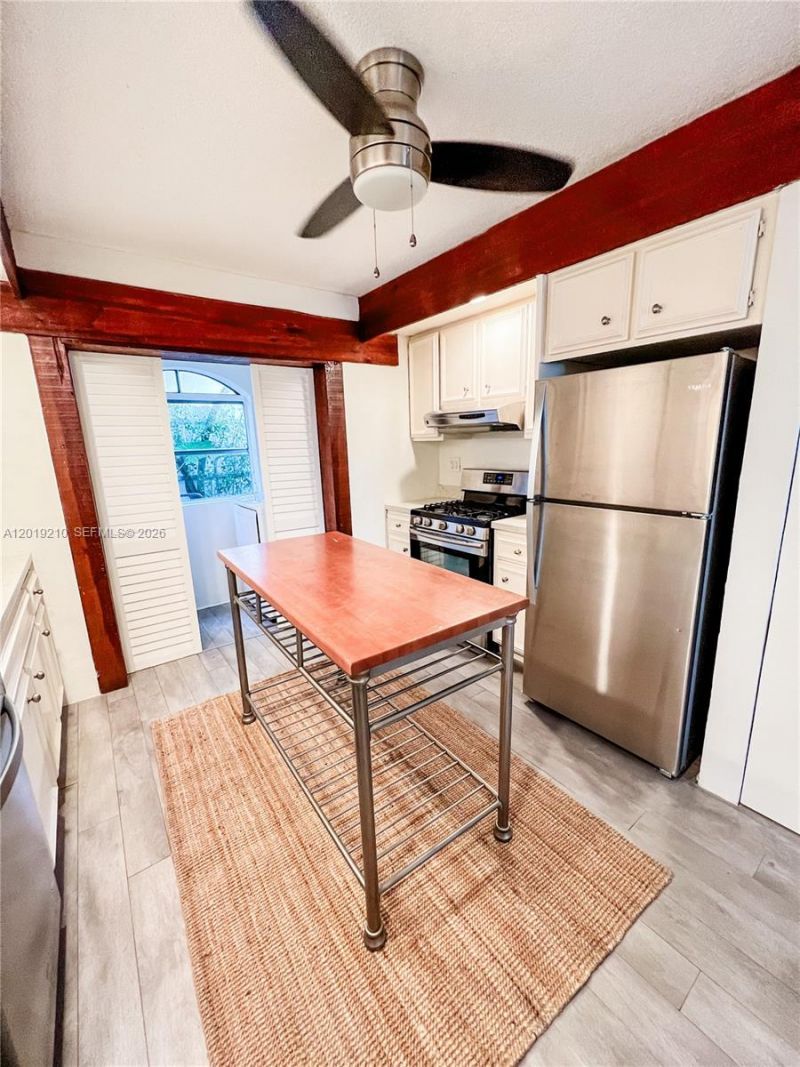 320 W 55th St, Miami Beach, FL 33140 Photo