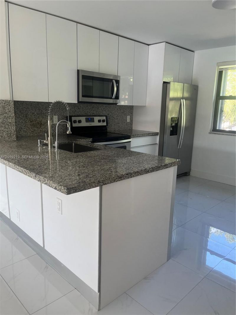 10121 W Sunrise Blvd, Unit 301, Plantation, FL 33322 Photo