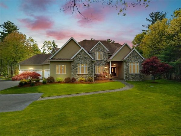 4 Alberta Ln, Lakeville, MA 02347