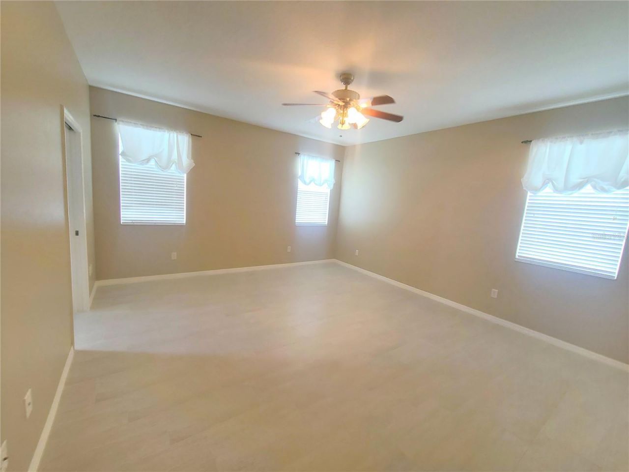898 Moses Loop , The Villages, FL 32162 Photo