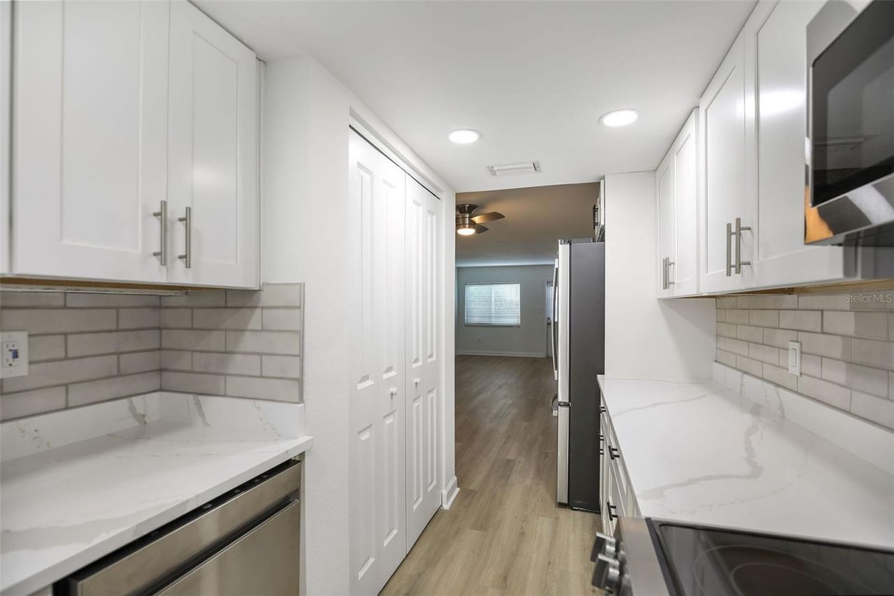 4570 Overlook Drive Ne, Unit 179, Saint Petersburg, FL 33703 Photo