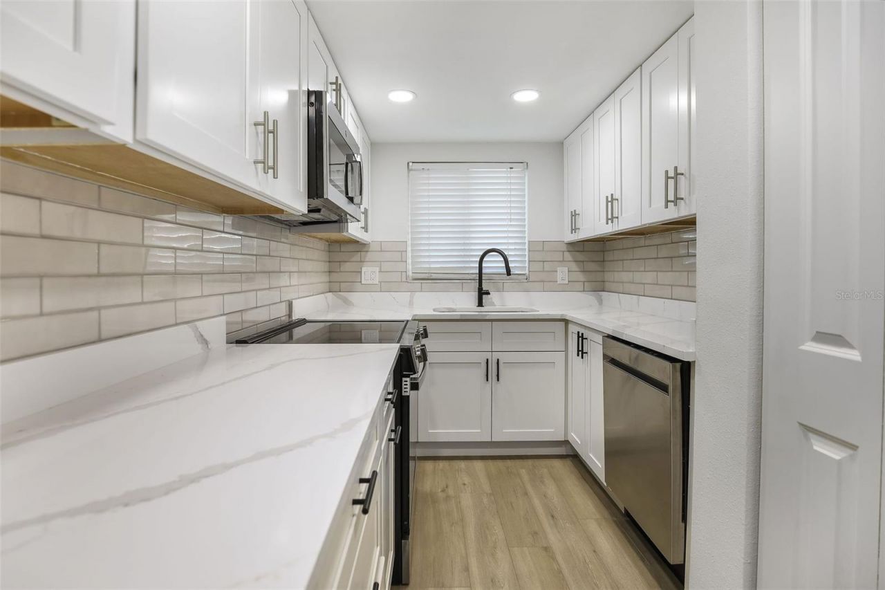 4570 Overlook Drive Ne, Unit 179, Saint Petersburg, FL 33703 Photo