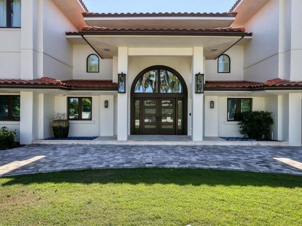 110 N WARBLER LANE , SARASOTA, FL 34236
