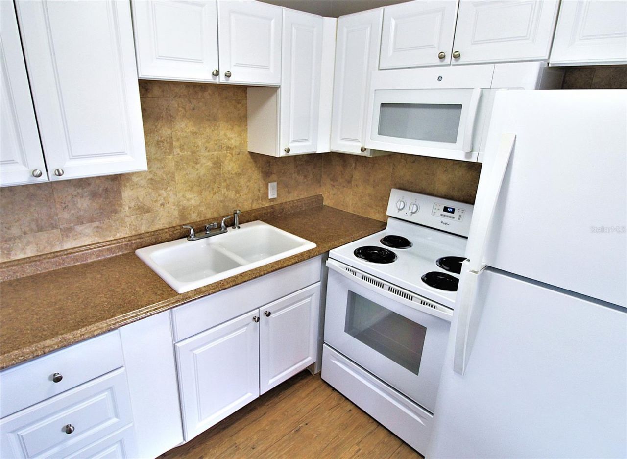 3001 Bee Ridge Road, Unit 124, Sarasota, FL 34239 Photo