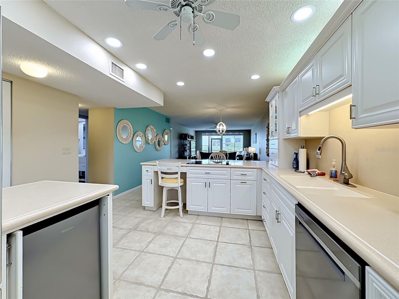 1515 Pelican Point Drive, Unit BA185, Sarasota, FL 34231 Photo