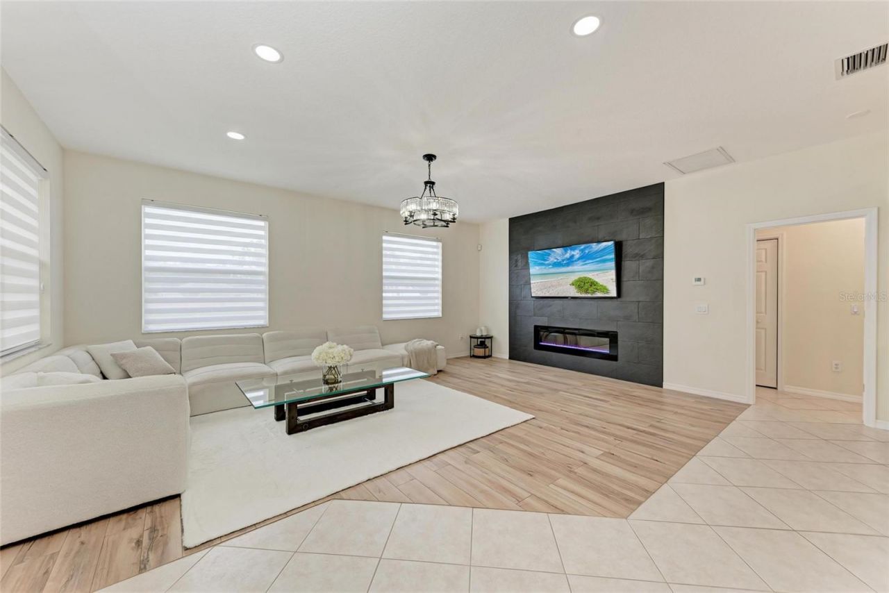 7327 38th Court East, Sarasota, FL 34243 Photo