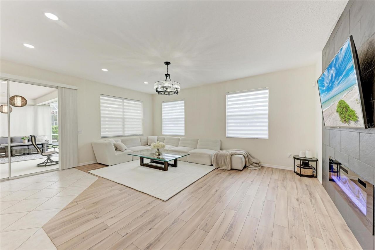 7327 38th Court East, Sarasota, FL 34243 Photo