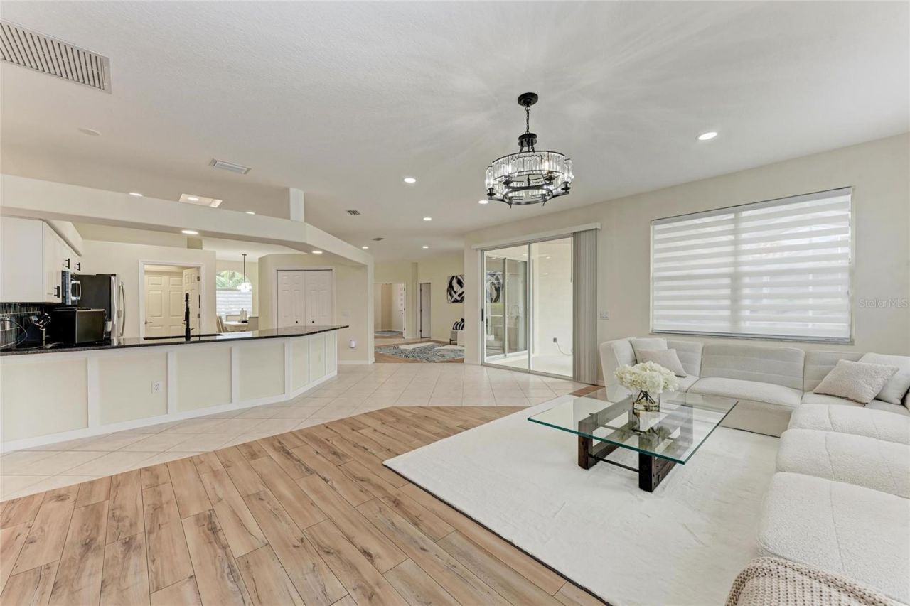 7327 38th Court East, Sarasota, FL 34243 Photo