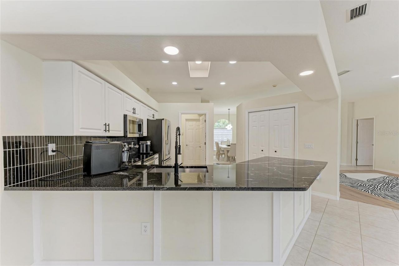 7327 38th Court East, Sarasota, FL 34243 Photo