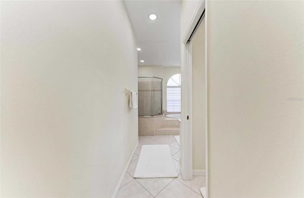 7327 38th Court East, Sarasota, FL 34243 Photo