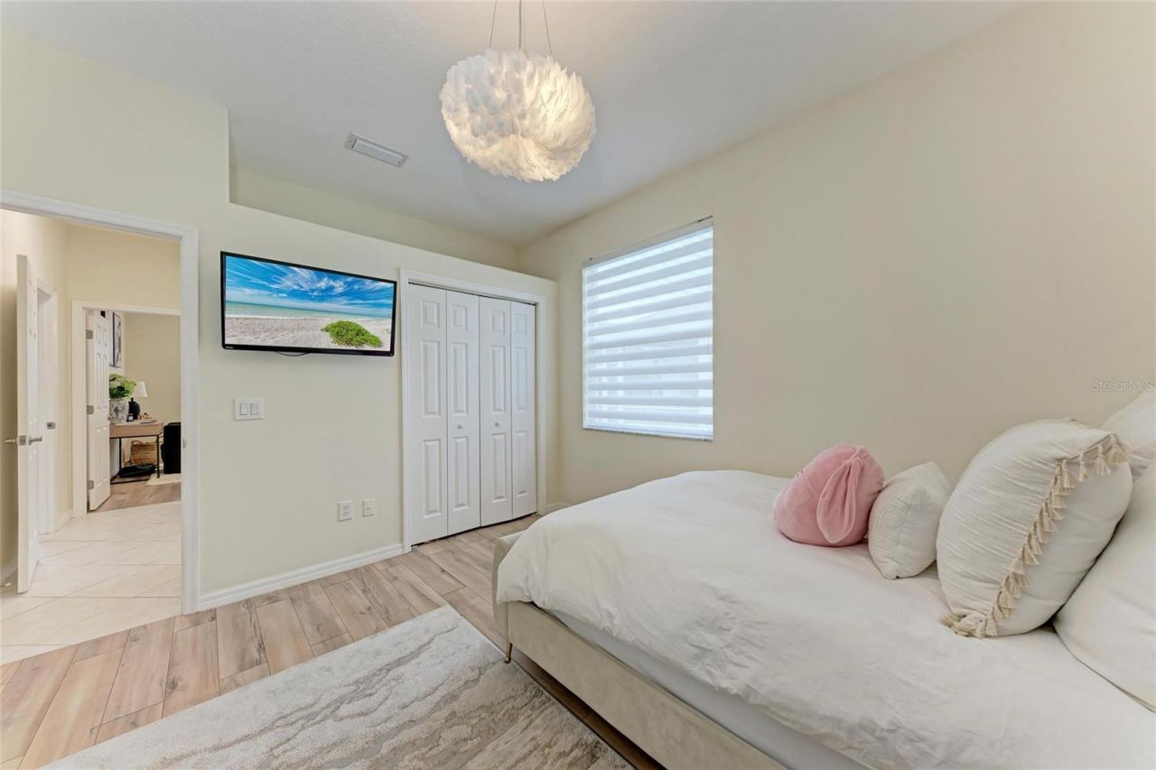 7327 38th Court East, Sarasota, FL 34243 Photo