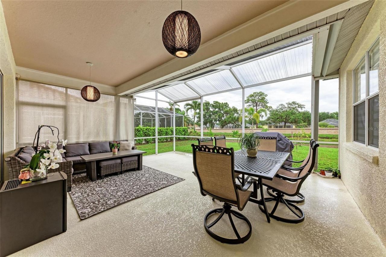 7327 38th Court East, Sarasota, FL 34243 Photo