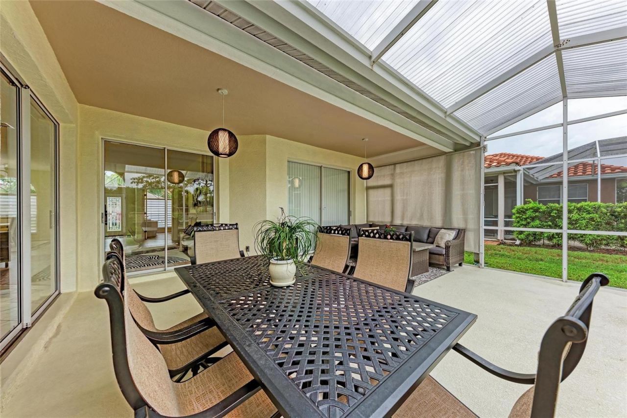 7327 38th Court East, Sarasota, FL 34243 Photo