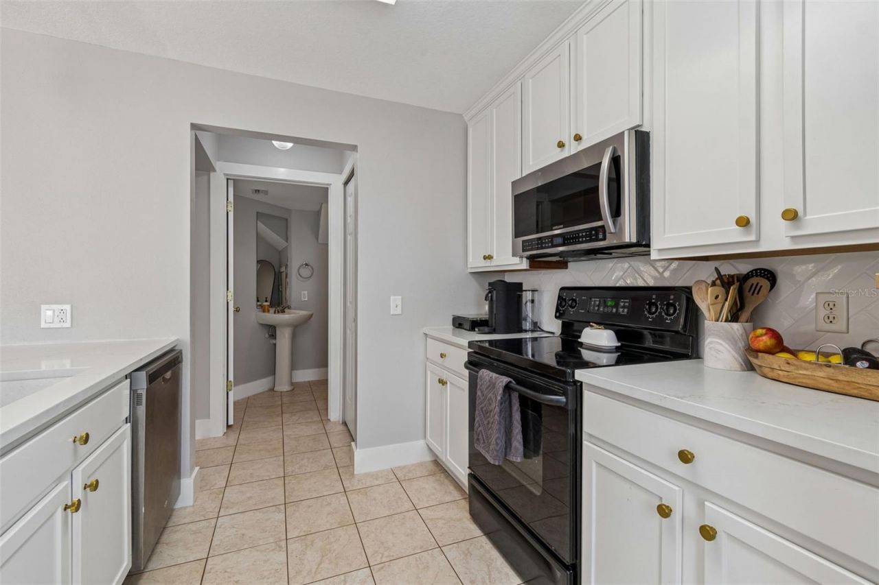 3863 Island Way , Saint Petersburg, FL 33705 Photo
