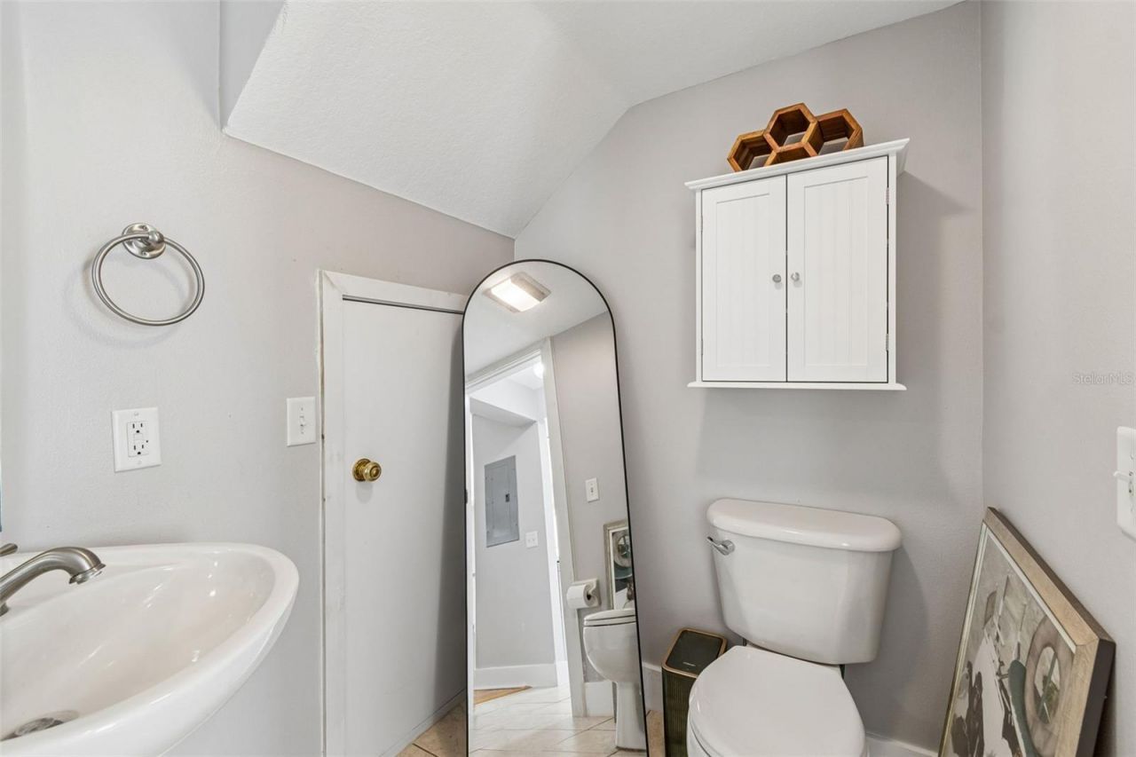3863 Island Way , Saint Petersburg, FL 33705 Photo