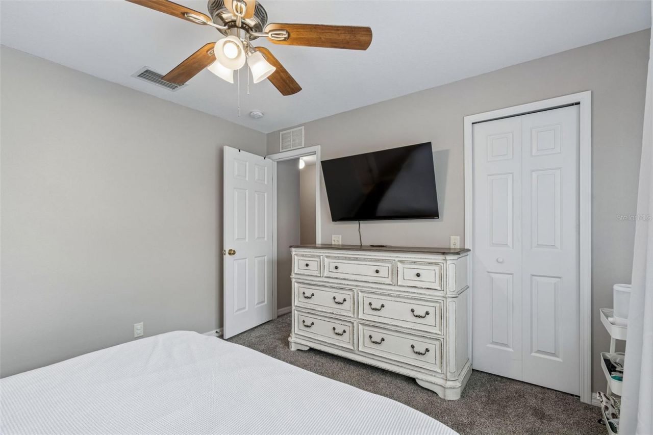 3863 Island Way , Saint Petersburg, FL 33705 Photo