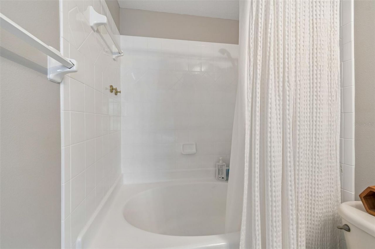 3863 Island Way , Saint Petersburg, FL 33705 Photo