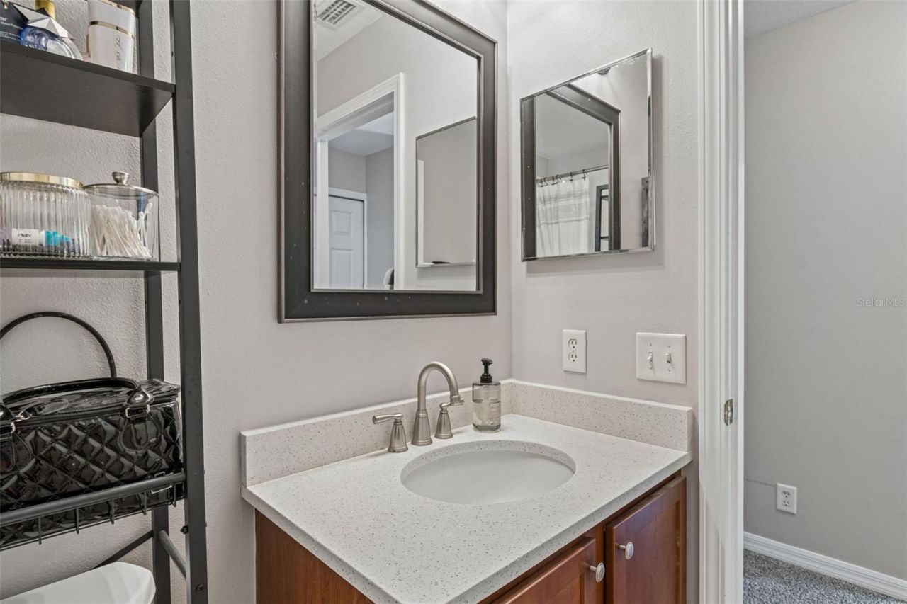3863 Island Way , Saint Petersburg, FL 33705 Photo