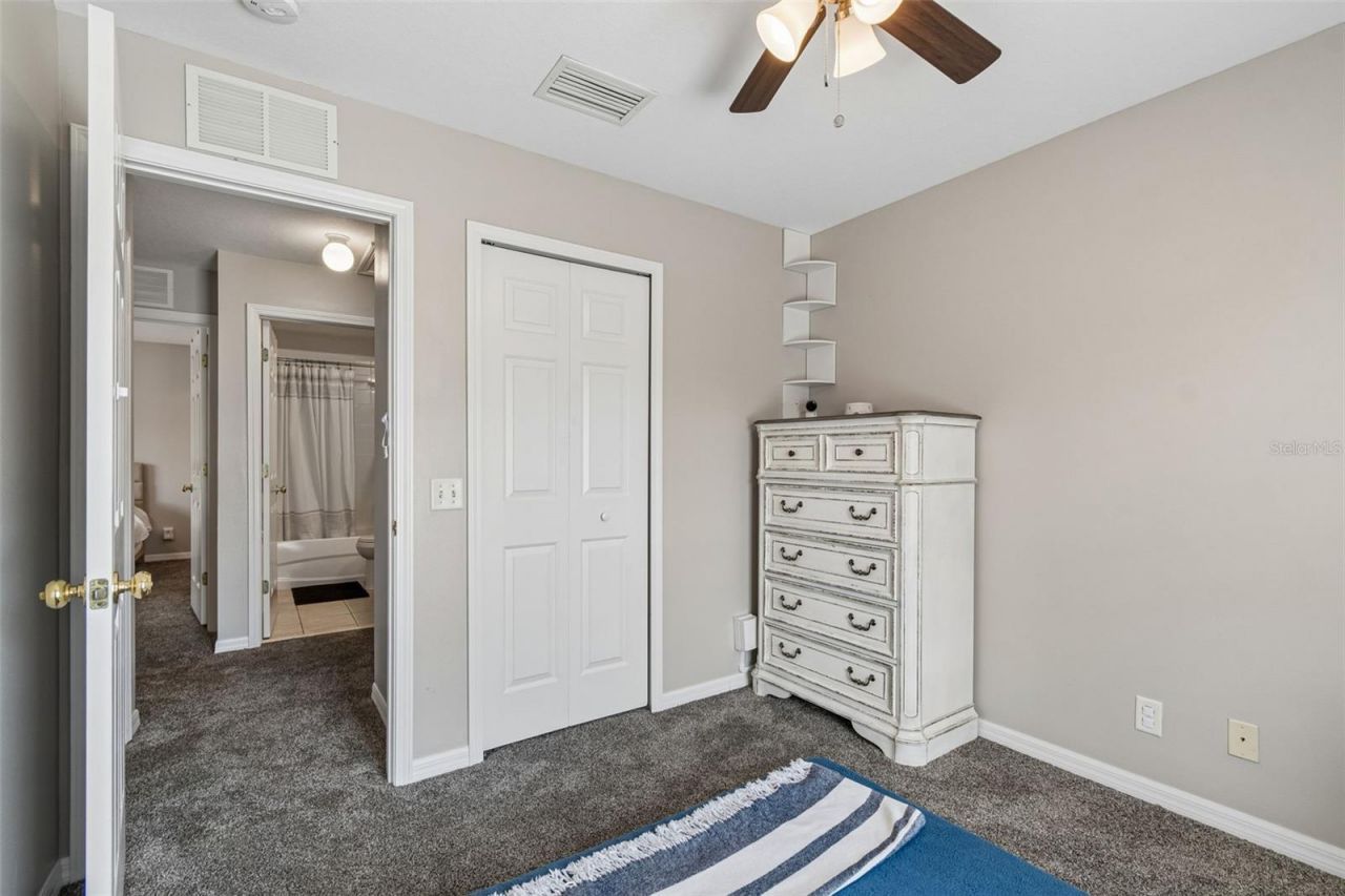 3863 Island Way , Saint Petersburg, FL 33705 Photo