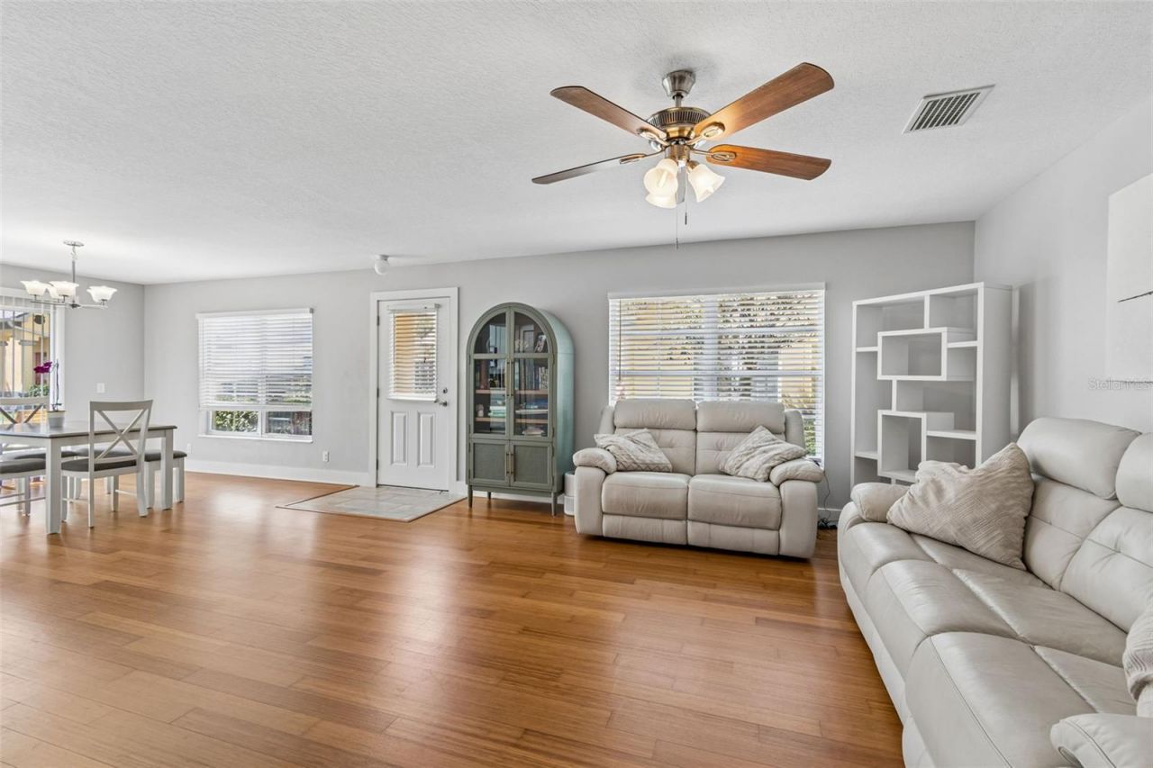 3863 Island Way , Saint Petersburg, FL 33705 Photo