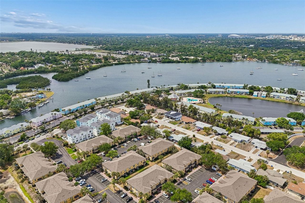 3863 Island Way , Saint Petersburg, FL 33705 Photo