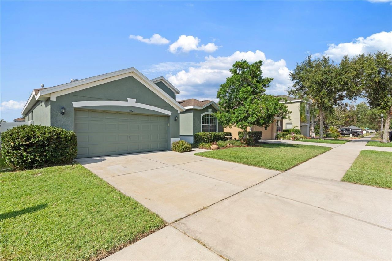 10228 Avelar Ridge Drive, Riverview, FL 33578 Photo