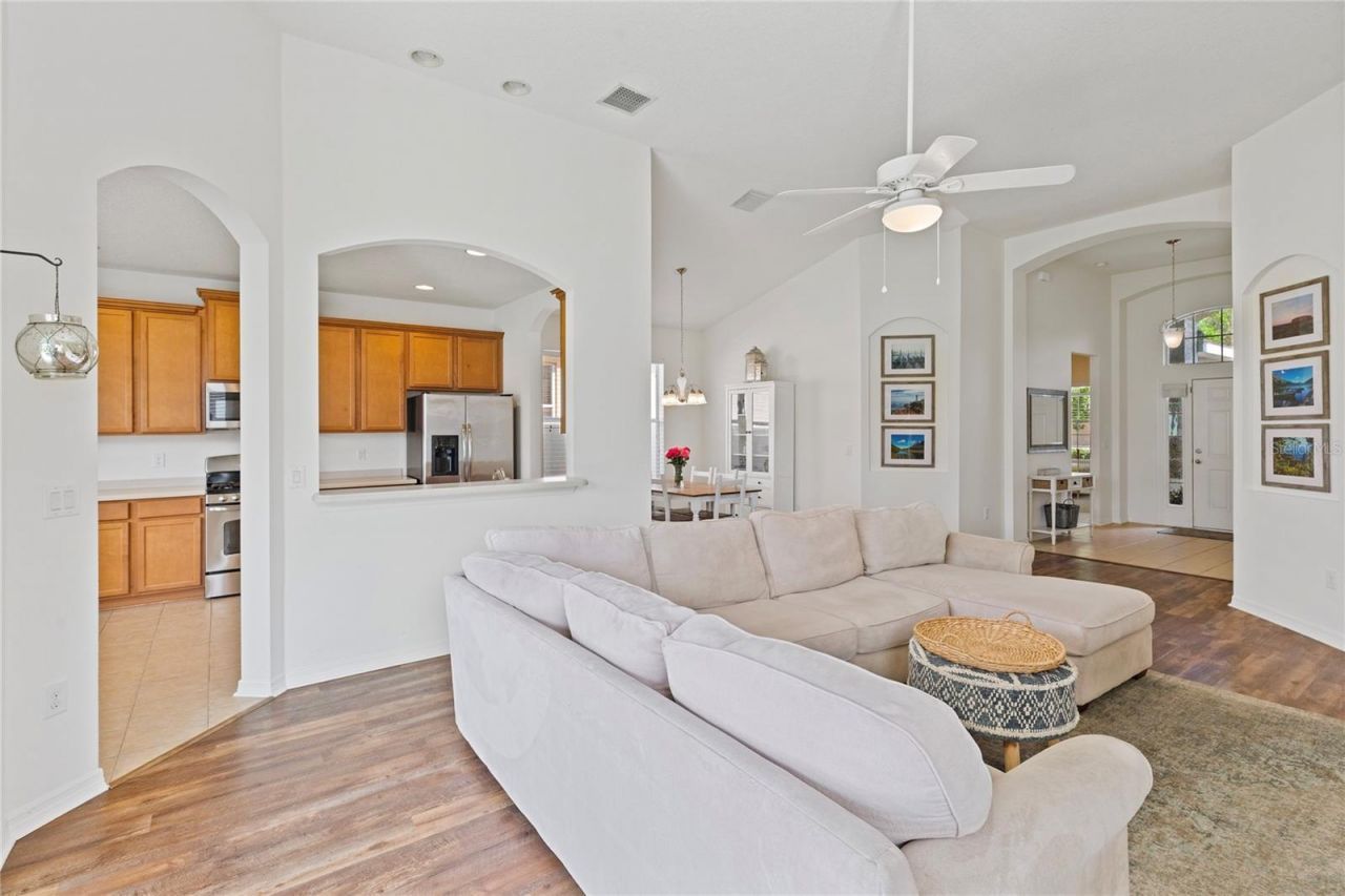 10228 Avelar Ridge Drive, Riverview, FL 33578 Photo